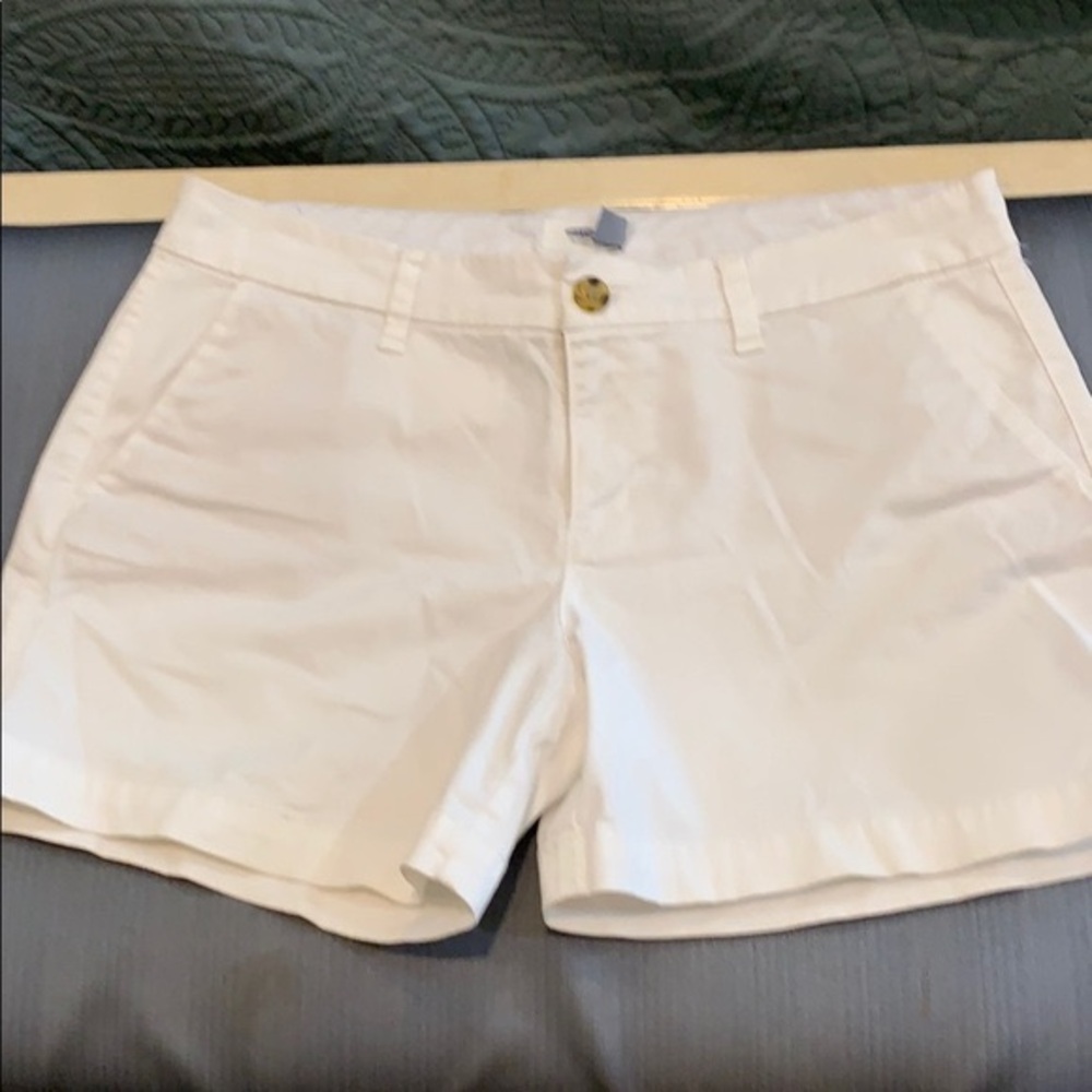 Old Navy white high waisted shorts size 6